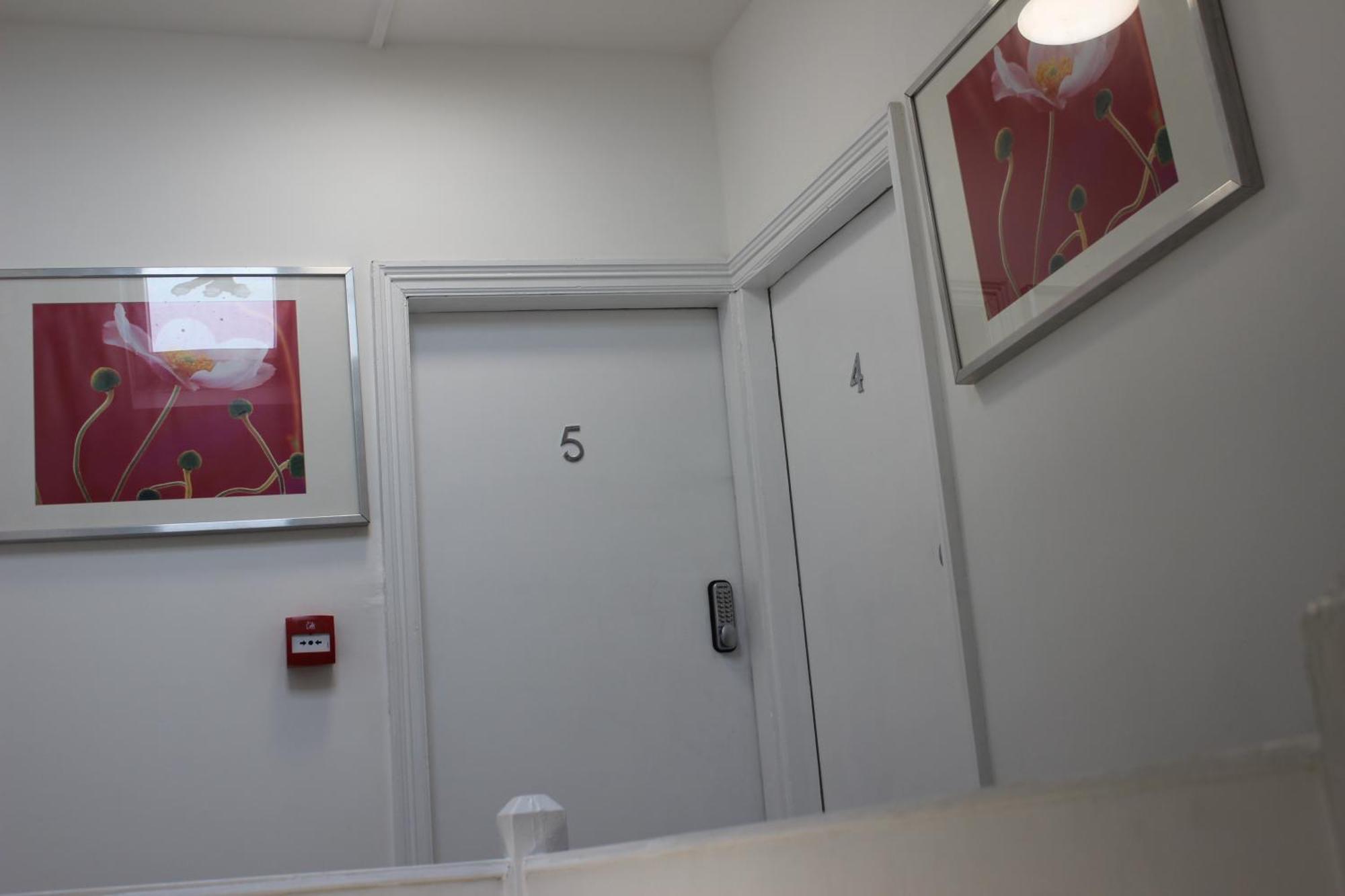 Mother-In-Law Guest House Hotel Leeds ليدز المظهر الخارجي الصورة