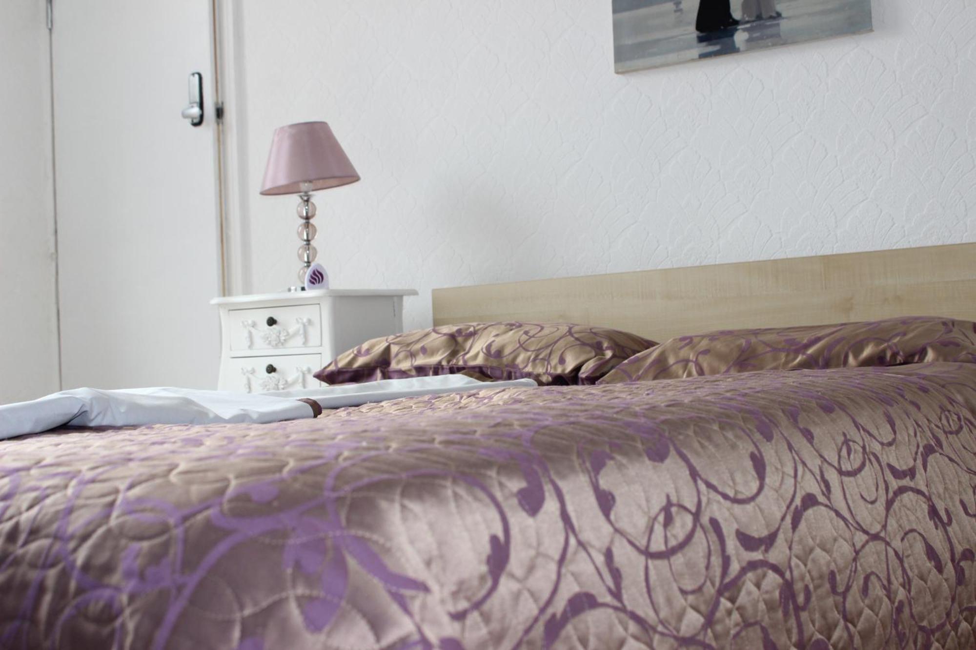 Mother-In-Law Guest House Hotel Leeds ليدز المظهر الخارجي الصورة
