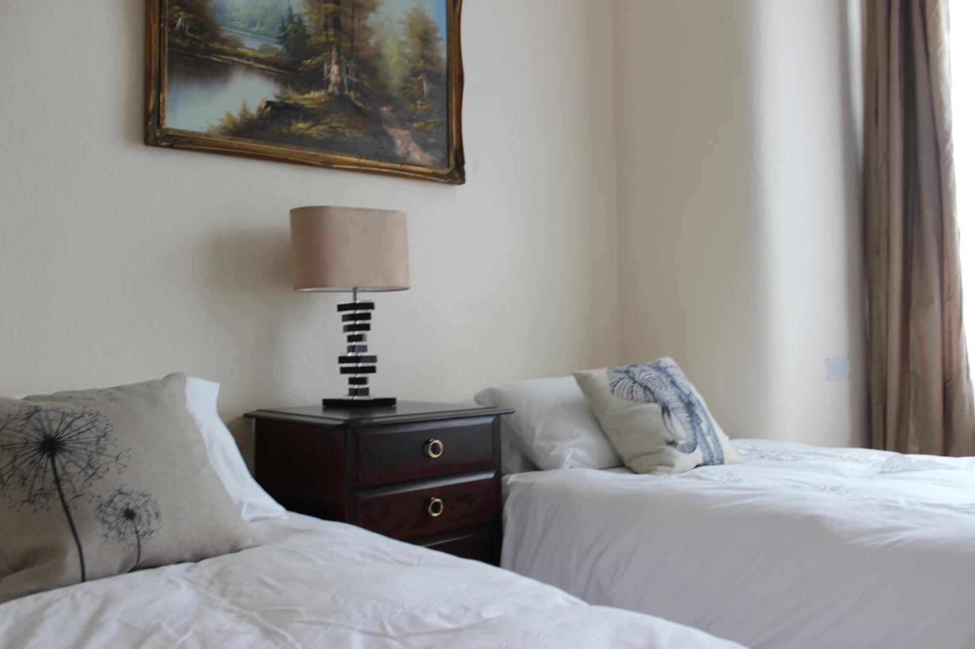 Mother-In-Law Guest House Hotel Leeds ليدز المظهر الخارجي الصورة