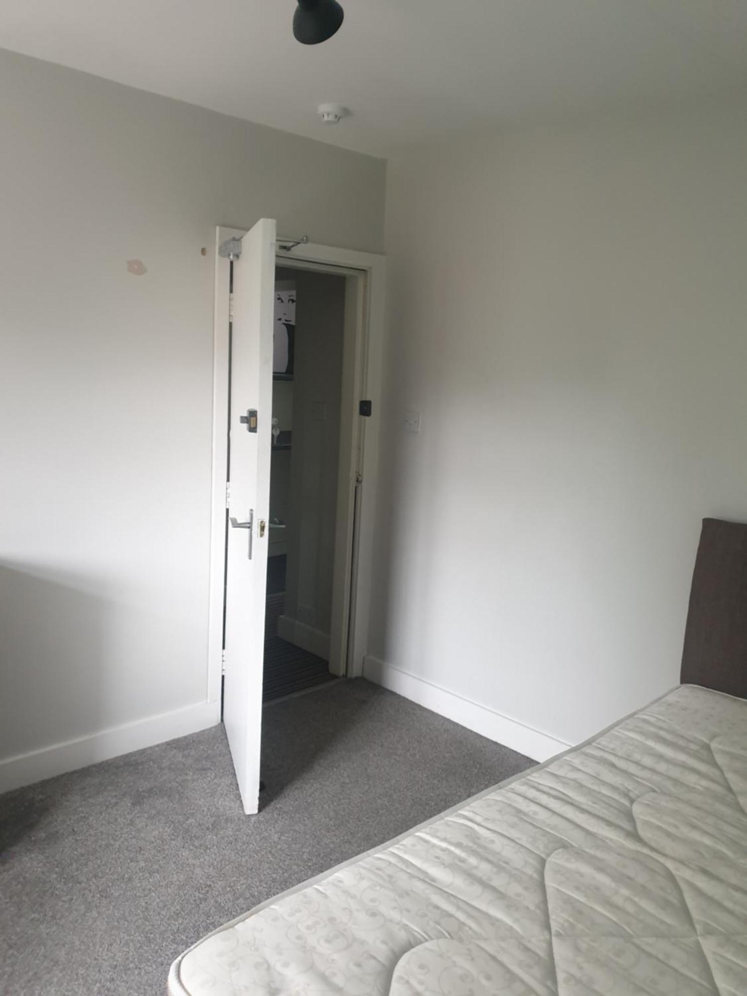 Mother-In-Law Guest House Hotel Leeds ليدز المظهر الخارجي الصورة