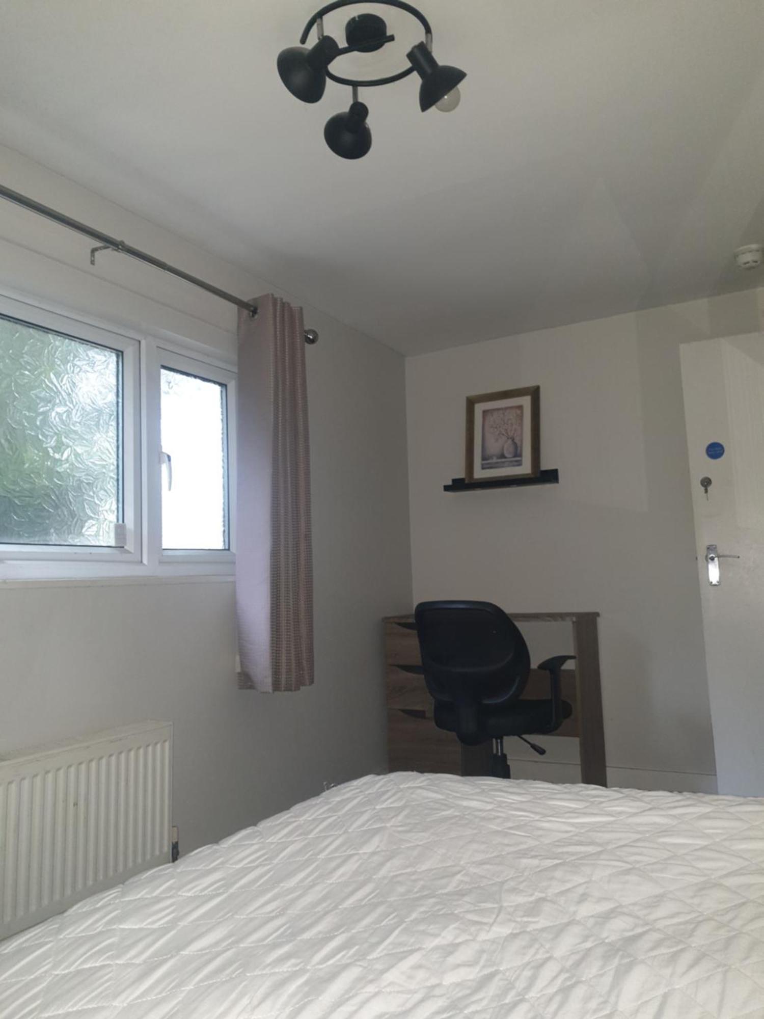 Mother-In-Law Guest House Hotel Leeds ليدز المظهر الخارجي الصورة