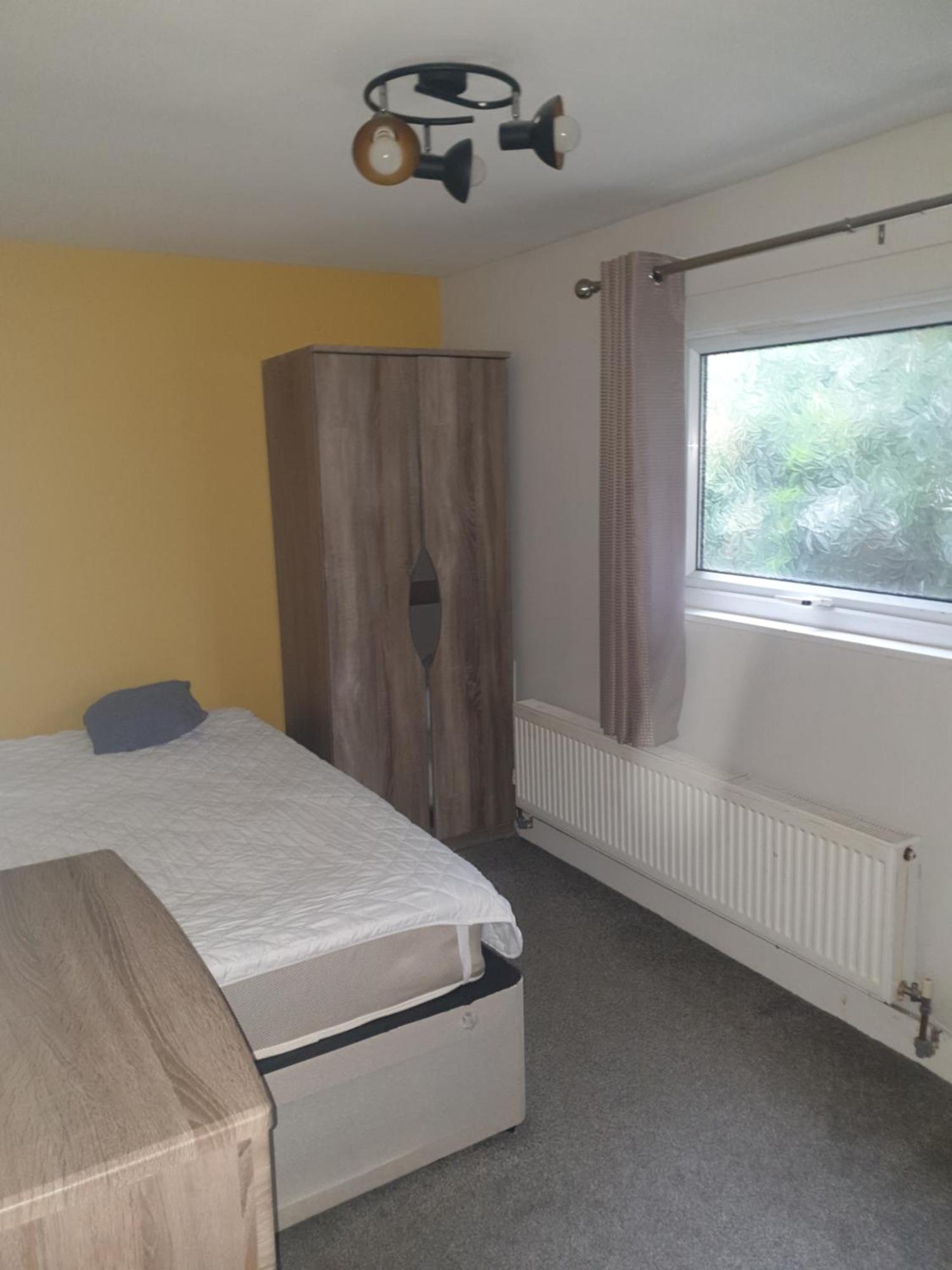 Mother-In-Law Guest House Hotel Leeds ليدز المظهر الخارجي الصورة