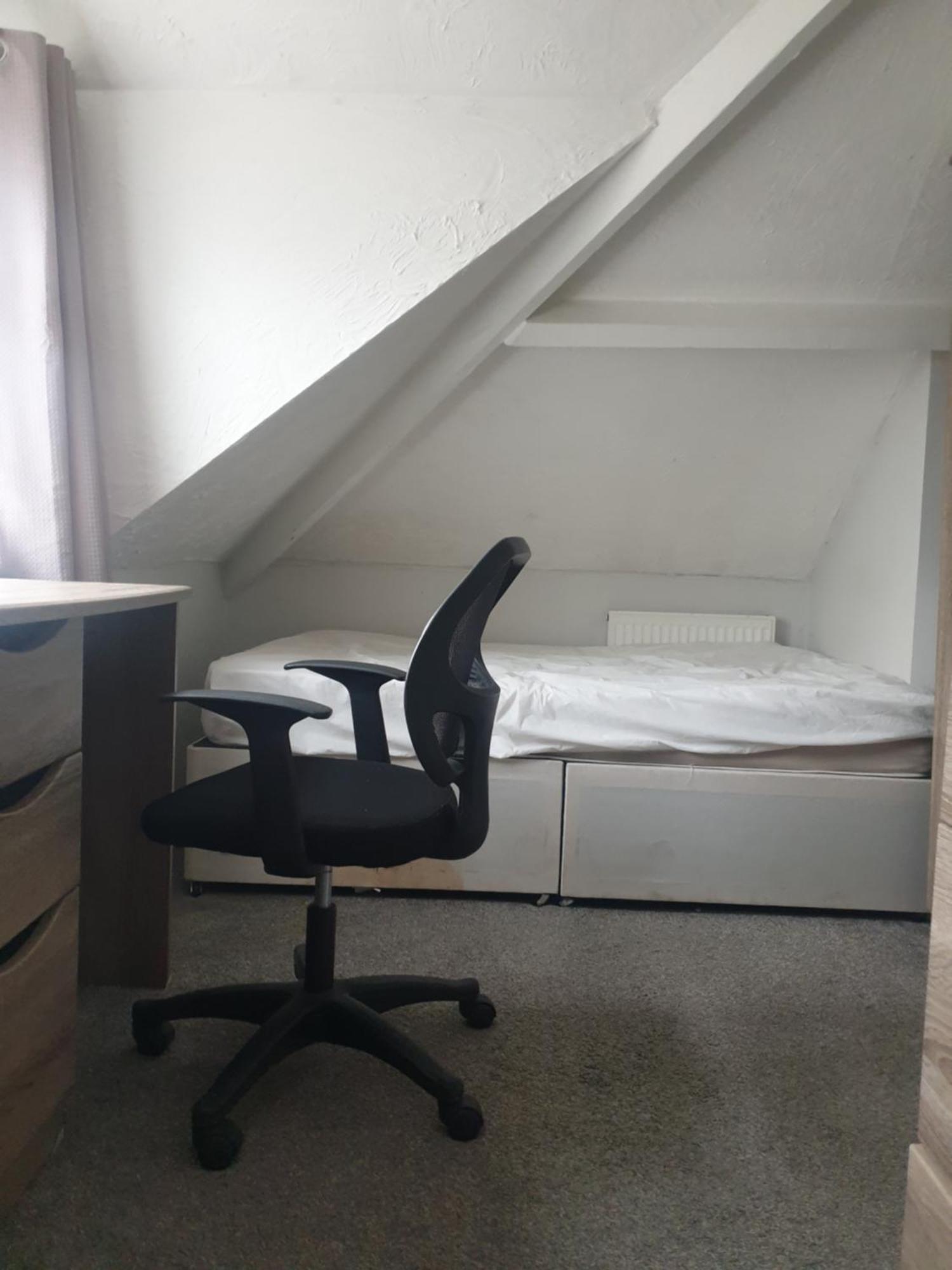 Mother-In-Law Guest House Hotel Leeds ليدز المظهر الخارجي الصورة