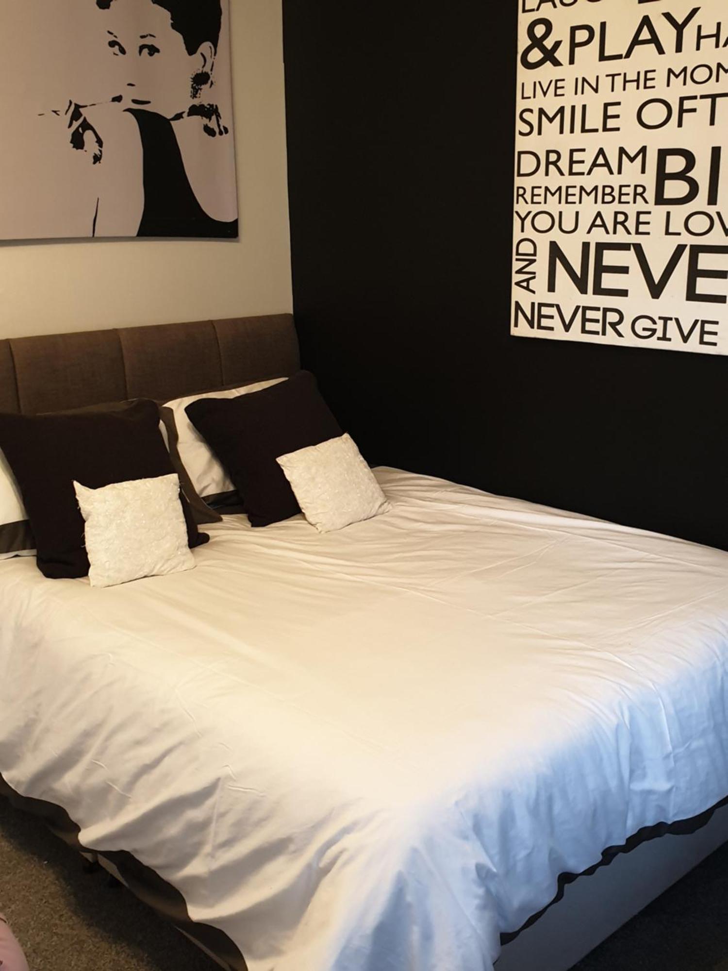 Mother-In-Law Guest House Hotel Leeds ليدز المظهر الخارجي الصورة